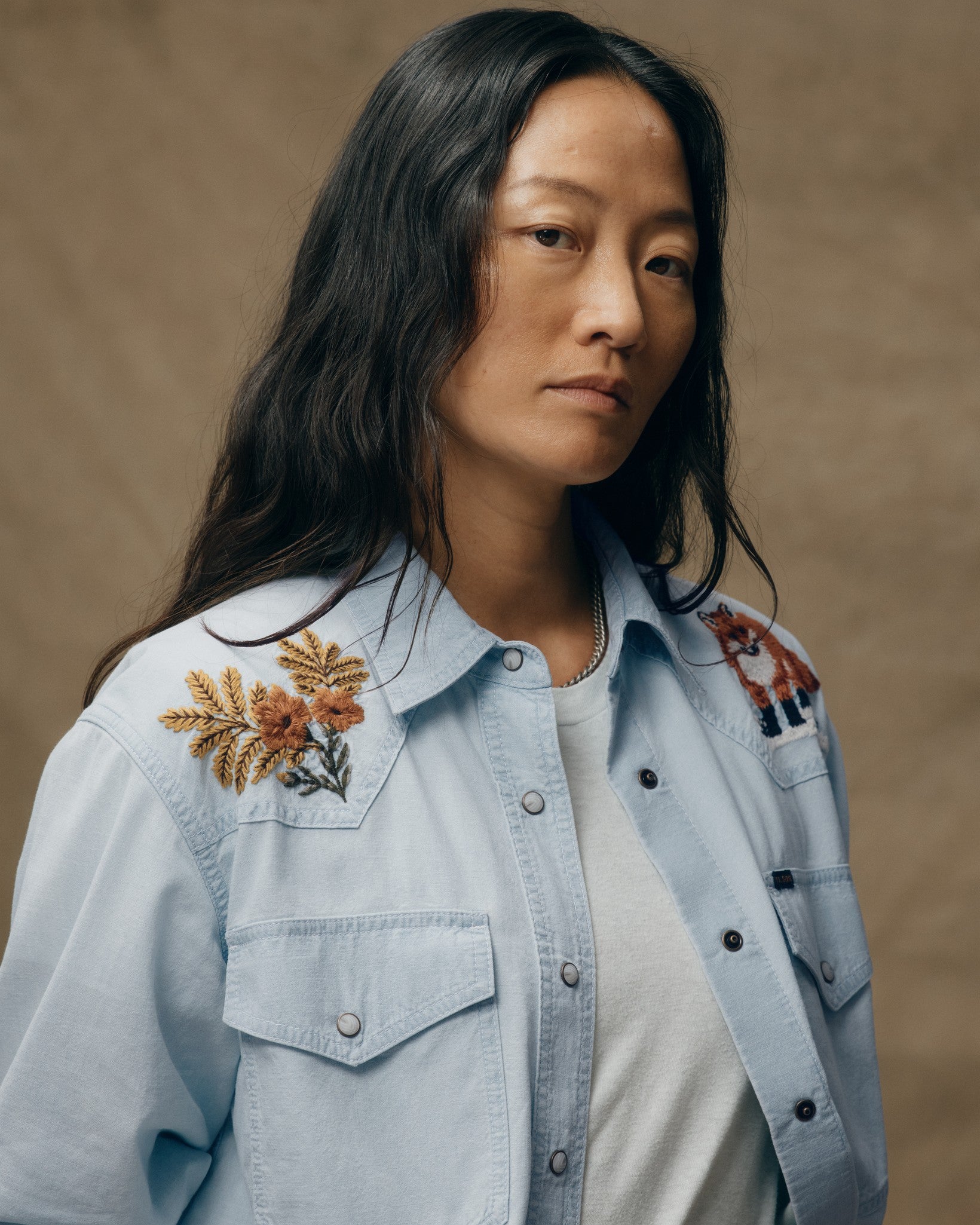 Women's Embroidered Western Shirt - Light Indigo Chambray / Fields - Image 3